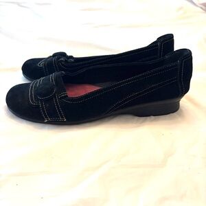 AEROSOLES Black Suede Loafers Flats SZ 8.5 M Gently Worn on Carpet
